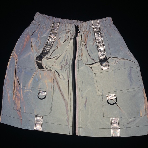 Reflective 2 piece . Crop top & skirt - Picture 4 of 4